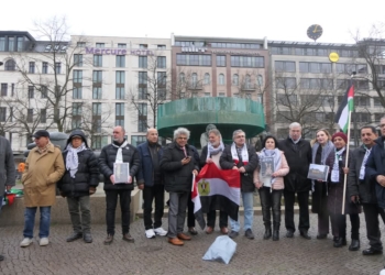 الجالية المصرية في برلين تشارك في وقفة تضامنية لدعم فلسطين