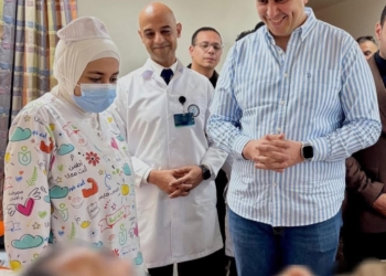 رئيس هيئة الرعاية الصحية يتفقد أقسام الطوارئ والرعايات المركزة بمجمع الإسماعيلية الطبي