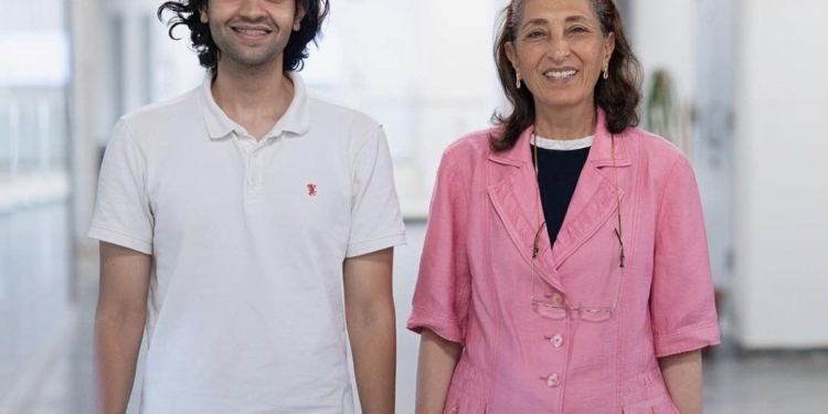 رئيس جامعة مصر للمعلوماتية: تليفر للإدارة باوتاوا كندا تكرم طالبنا المتفوق مهند شعبان