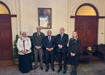 طب قصر العيني تستقبل السفير السويدي لتعزيز التعاون في مجال الصحة العامة