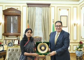 رئيس جامعة القاهرة يستقبل سفيرة الهند