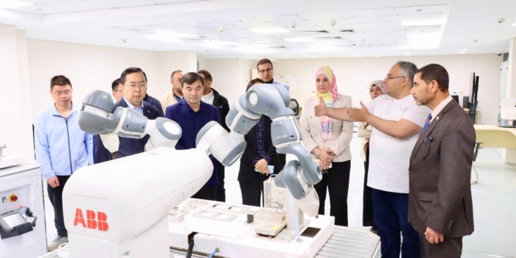 بحوث الإلكترونيات يستقبل وفدًا صينيًّا لتعزيز التعاون العلمي في مجالات تكنولوجيا المعلومات والمدن العلمية