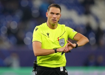 السويسري ساندرو شيرر حكماً لمباراة ليل وبورسيا دورتموند بدوري أبطال أوروبا