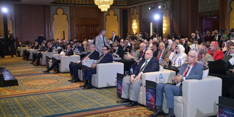 رئيس جامعة القاهرة يشارك فى مؤتمر المدرسة الدولية لطب الأورام السريري (ISCO-2025)