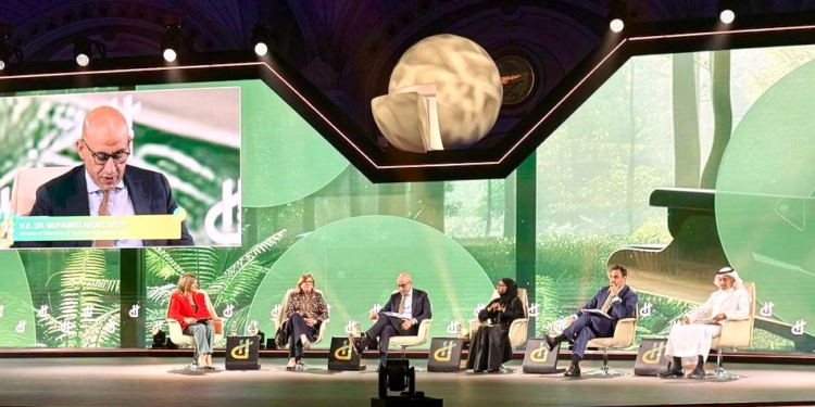 وزير التربية والتعليم يستعرض الرؤية المصرية لمواءمة التعليم مع سوق العمل