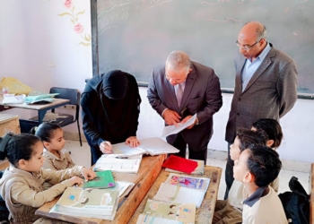 إحالة مدير مدرسة بنات ومعلمين للتحقيق بالفيوم