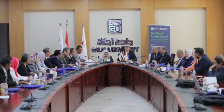 لجنة قطاع العلوم الأساسية تشيد بجامعة الجلالة كنموذج للجامعات الذكية في مصر