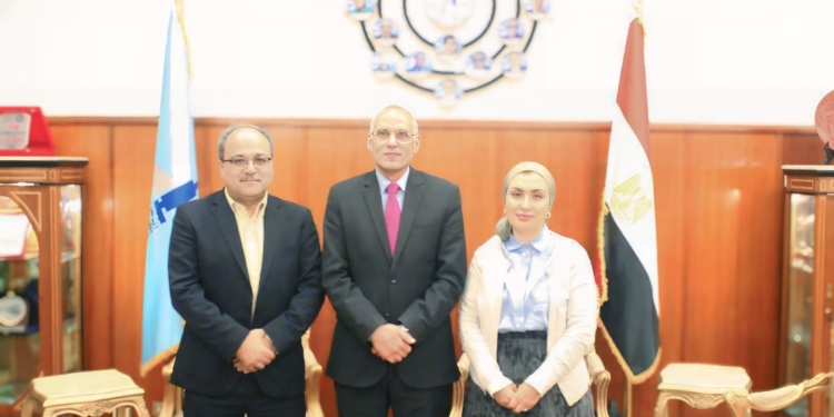 تعزيز التعاون البحثي بين القومي للبحوث وجامعة ماليزيا التكنولوجية