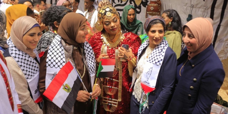 كلية الإعلام بجامعة القاهرة تنظّم الملتقى الثالث للثقافات بمشاركة 14 دولة من مختلف القارات