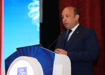 عميد طب قصر العينى الدكتور حسام صلاح الدين