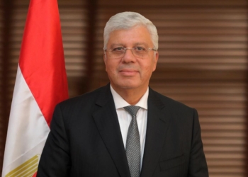 وزير التعليم العالي يغادر إلى الكويت للمشاركة في قمة كيو إس