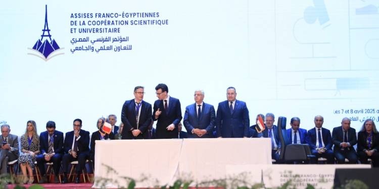 وزيرا التعليم العالي المصري والفرنسي يشهدان توقيع 42 بروتوكول تعاون بين الجامعات