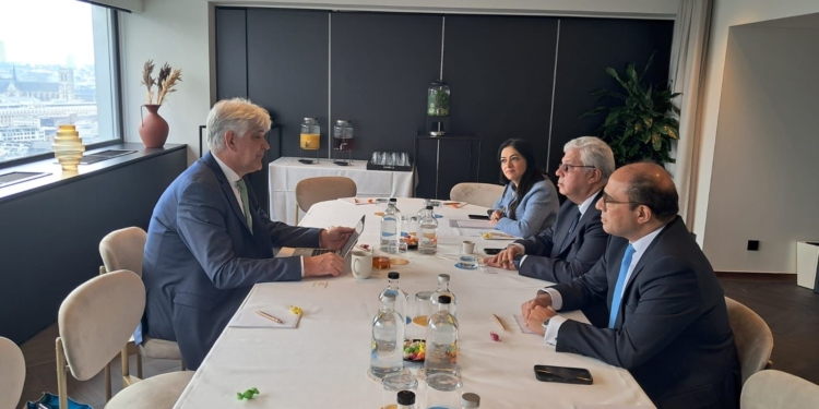 وزير التعليم العالي يلتقي نائب رئيس جامعة كيه يو لوفين لبحث سبل التعاون الأكاديمي