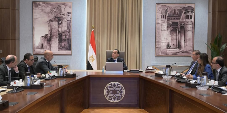 «مدبولي» يناقش مقترحا إشراك القطاع الخاص بإدارة وتشغيل المدارس الفنية الزراعية