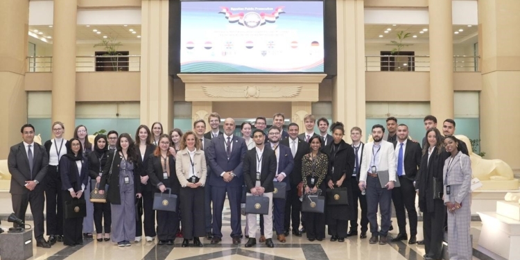 مشاركة طلاب حقوق الألمانية في برنامج النيابة العامة لتبادل الخبرات القانونية