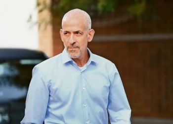 فرقاء تل أبيب .. إفادات قضائية ودعوات للتنحى