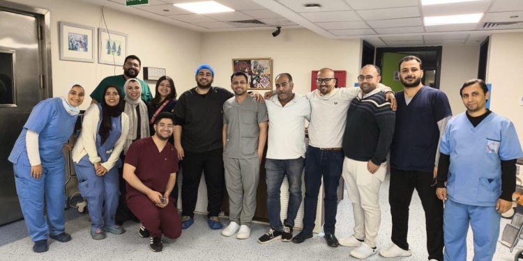قصر العيني ينجح في إجراء ولادة قيصرية لحالة حرجة باستخدام جهاز الإيكمو