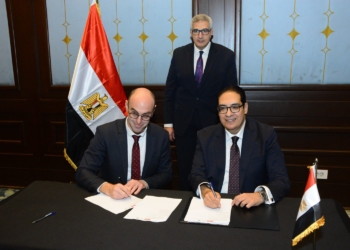رئيس جامعة القاهرة يوقع ٦ مذكرات تفاهم مع عدد من الجامعات والمعاهد الفرنسية