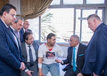 رئيس جامعة طنطا يطمئن على حالة مصاب سيرك طنطا