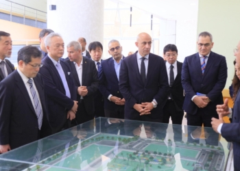 وزير التعليم يصطحب وفدا يابانيا لمركز ريادة المصري الدولي لذوي الاحتياجات الخاصة