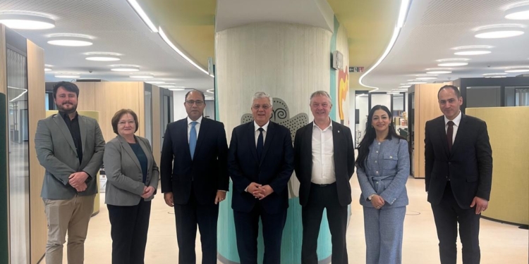 وزير التعليم العالي يبحث التعاون مع جامعة ڤي يو بي خلال زيارته لبروكسل