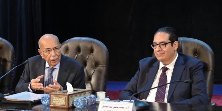 د مفيد شهاب فى رحاب الجامعة وطابا