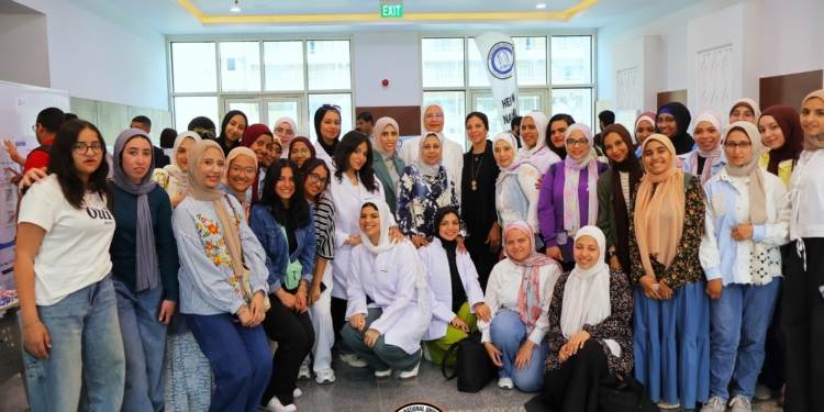 طب أسنان حلوان الأهلية تنظم فعاليات اليوم العالمي لصحة الفم بالتعاون مع منظمة FDI