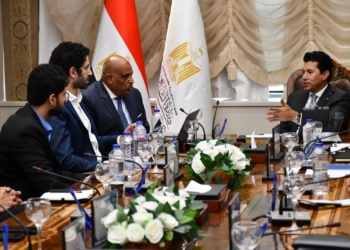 وزير الشباب يبحث تفعيل الرقمنة المالية والإدارية بمراكز الشباب