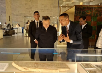 المتحف القومي للحضارة المصرية يستقبل وفداً رفيع المستوى من الحزب الشيوعي الصيني