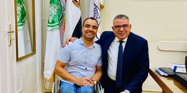 “تجارة عين شمس” تكرّم البطل العالمي هيثم عبد الشافي تقديرًا لإنجازاته الرياضية