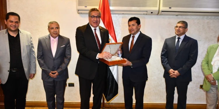 وزير الشباب والرياضة يشهد توقيع بروتوكول تعاون مع جامعة حورس