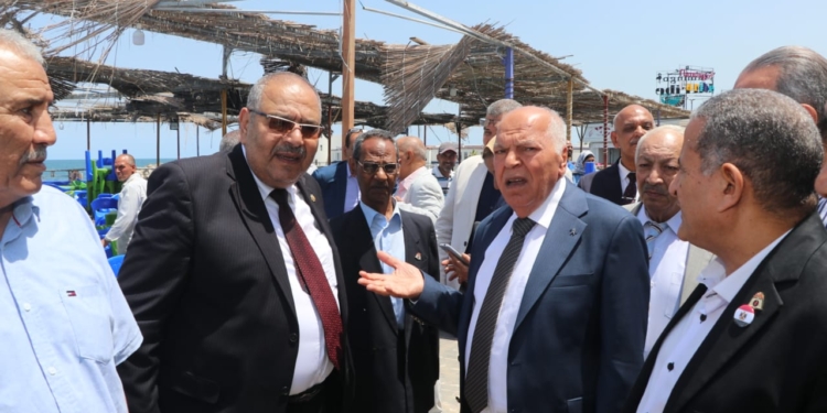 “الزناتي” يتفقد تلفيات نادي المعلمين ويؤكد تجديد المصايف بـ2 مليون و800 ألف جنيه