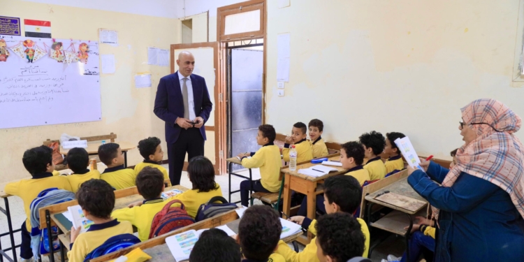 افتتاح محل خمور أمام مدرسة بالمعادي وأولياء الأمور يستغيثون بالوزارة والمحافظة