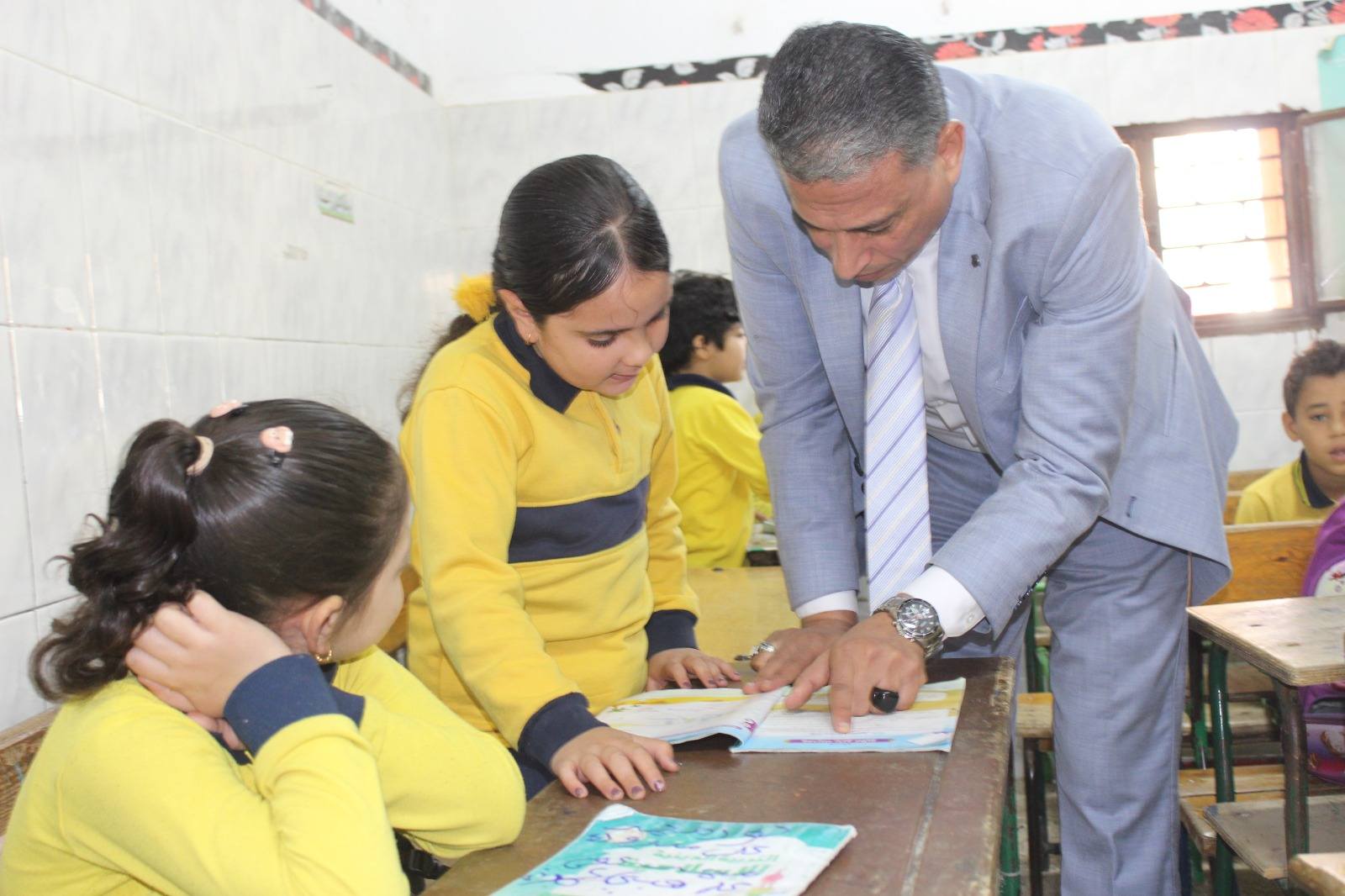 تشكيل لجنة لحل مخالفات مدرسة ثانوي صناعي بالجيزة