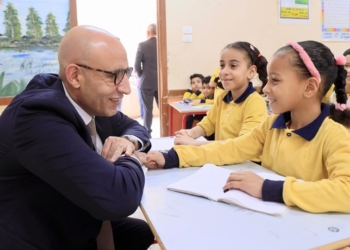 وزير التعليم يفاجيء 3 مدارس بالحوامدية بزيارته للاطمئنان على سير الدراسة