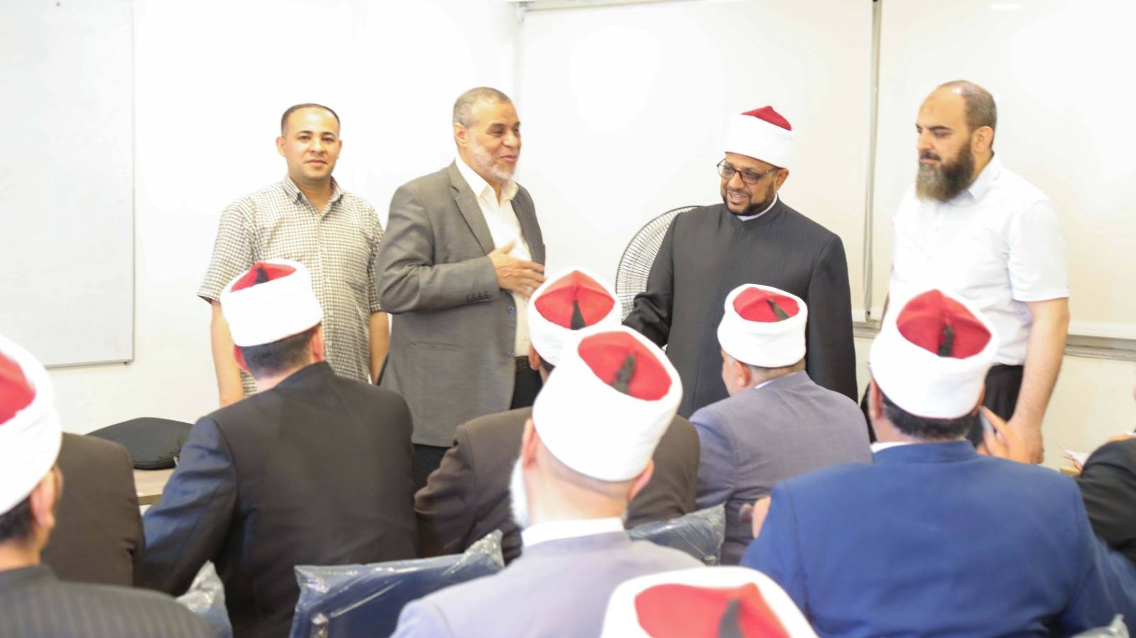 أمين البحوث الإسلامية يتفقد الدورة التدريبية لأكاديمية الأزهر العالمية للتدريب حول: (مهارات الفتوى العملية)