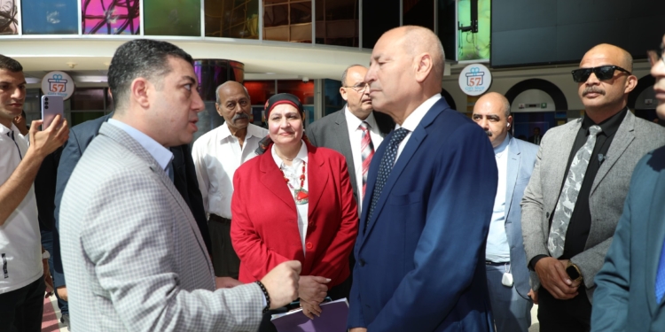 محافظ القاهرة يتفقد لجان امتحانات الشهادة الإعدادية الترم الثاني 2025