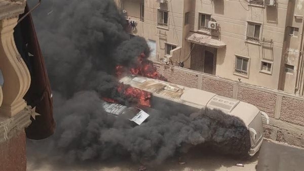 حريق بأحد أتوبيسات مدرسة شهيرة والإدارة تكشف التفاصيل