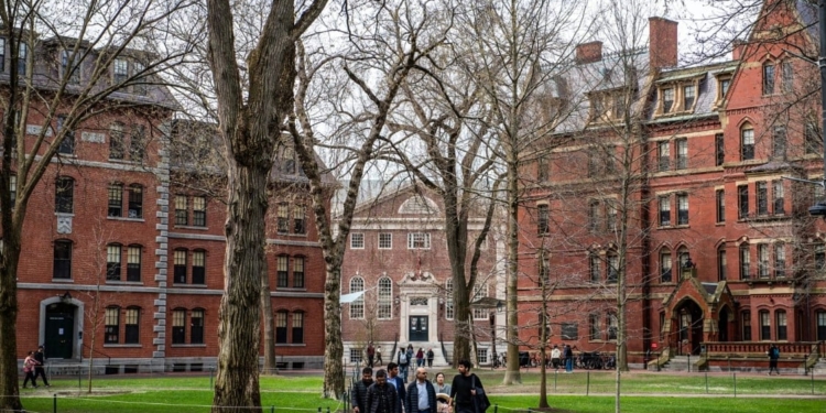 واشنطن توقف تأشيرات الطلاب الأجانب لتشديد فحص حساباتهم على مواقع التواصل الاجتماعي