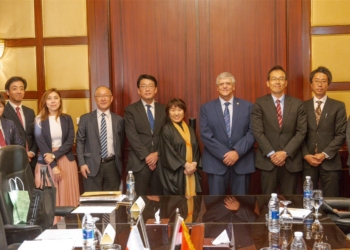 رئيس الجامعة المصرية اليابانية يبحث مع وزيرة التعليم اليابانية سبل دعم التعاون الأكاديمي