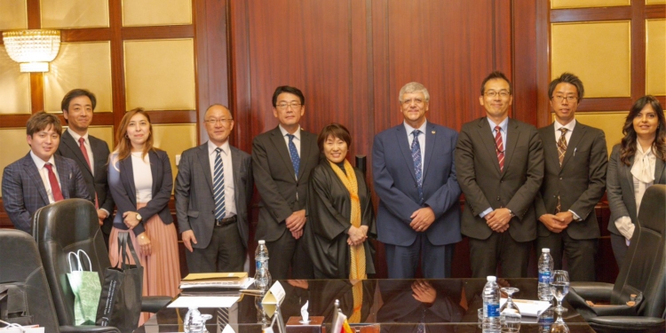 رئيس الجامعة المصرية اليابانية يبحث مع وزيرة التعليم اليابانية سبل دعم التعاون الأكاديمي