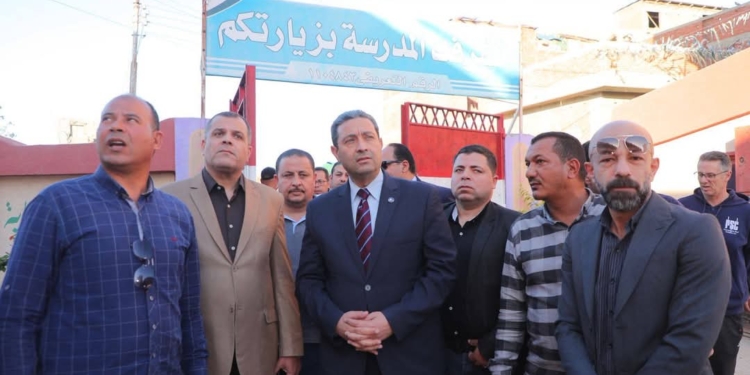 محافظ دمياط يزور مدرسة أولاد حمام الإعدادية بعد تداول فيديو اقتحامها