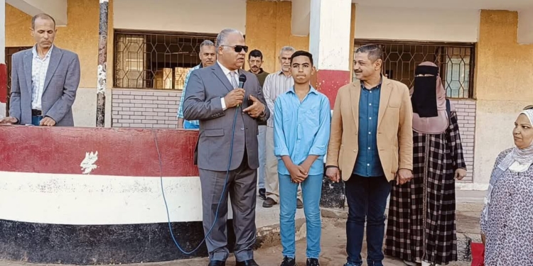 وكيل «التعليم» بالفيوم يحيل مدير مدرسة تجارية للتحقيق