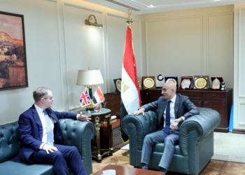 «عبداللطيف» يستقبل السفير البريطاني لبحث تعزيز  التعاون بالمشروعات التعليمية 