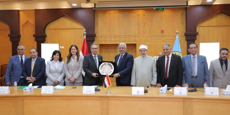 رئيس جامعة الأزهر يوقع برتوكول تعاون مع البنك الأهلي المصري لتدريب الطلاب