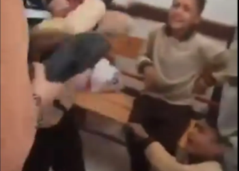 إحالة مديرة مدرسة للمحاكمة التأديبية لضربها 3 تلاميذ بالحذاء في المرج