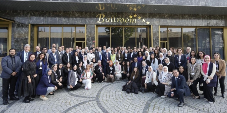 طلاب منحة برنامج يوسف جميل بالجامعة الأمريكية يستكشفون الذكاء الاصطناعي في مؤتمر دولي بتركيا