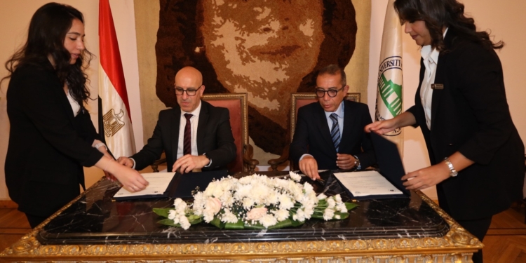 اتفاقية تعاون بين جامعة مصر للعلوم والتكنولوجيا والجامعة الأهلية الفرنسية في مصر