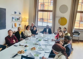 «تطوير التعليم بالوزراء» يبحث مع جهات الهجرة الشرعية الألمانية وبرامج الإرشاد المهني متطلبات العمل في ألمانيا