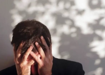 جامعات العالم في مواجهة الانتحار: استراتيجيات شاملة لحماية حياة الطلاب